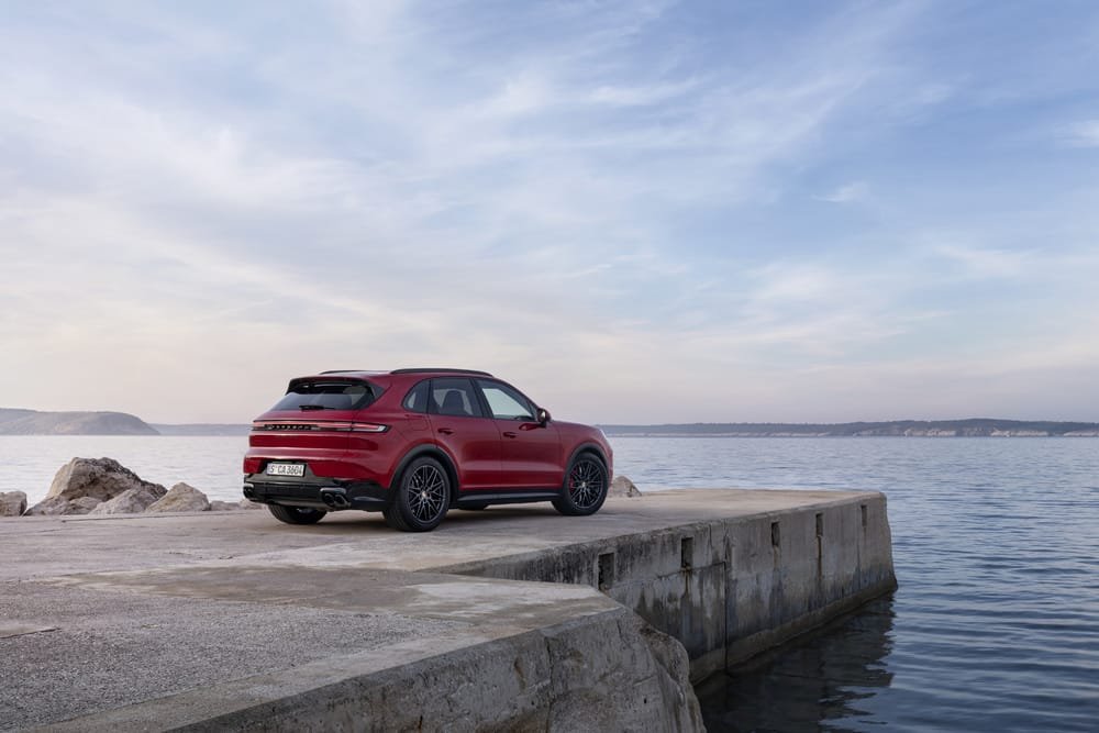 Porsche apresenta nova geração do Cayenne GTS com motor de 500 cavalos