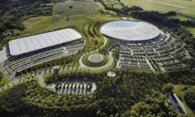 McLaren Technology Centre comemora duas décadas