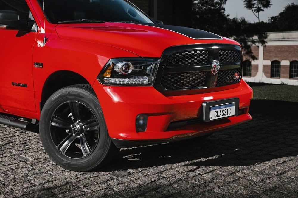 Ram Classic ganha série R/T com motor V8 HEMI