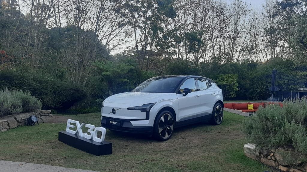 Sueco Volvo EX30 estreia no Brasil com preço de elétrico chinês