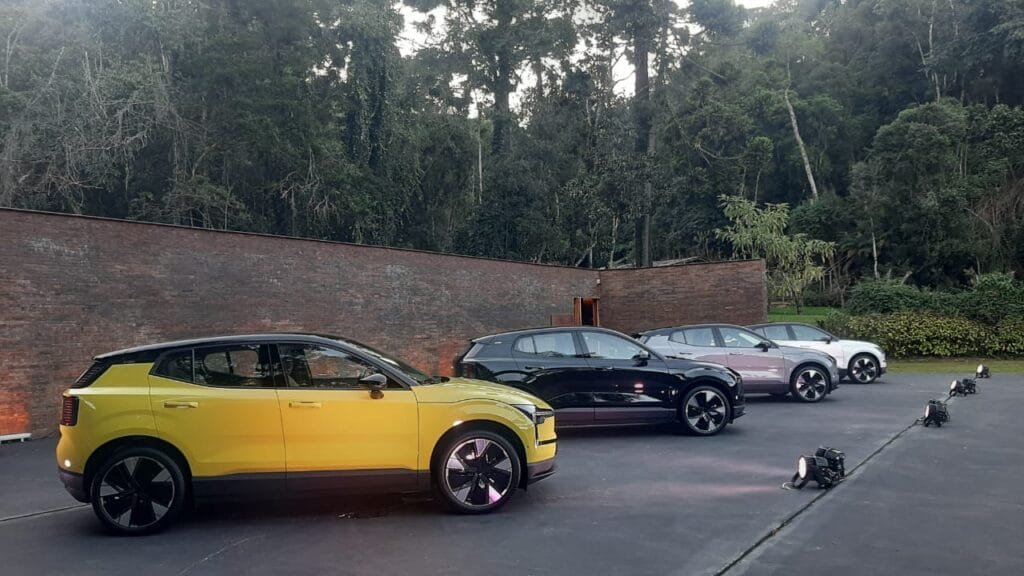 Sueco Volvo EX30 estreia no Brasil com preço de elétrico chinês