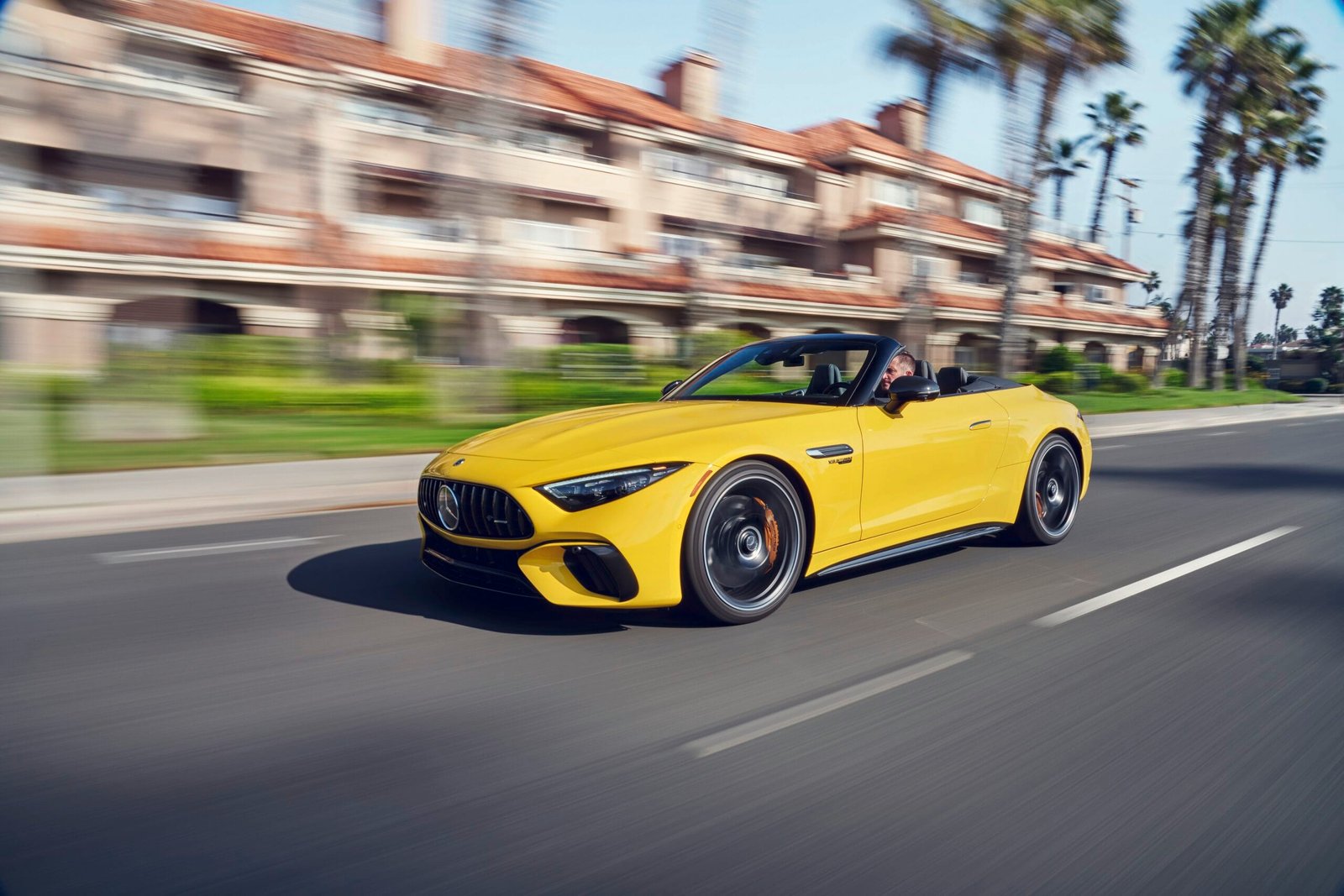 Icônico Mercedes-AMG SL 63 S E PERFORMANCE chega ao Brasil