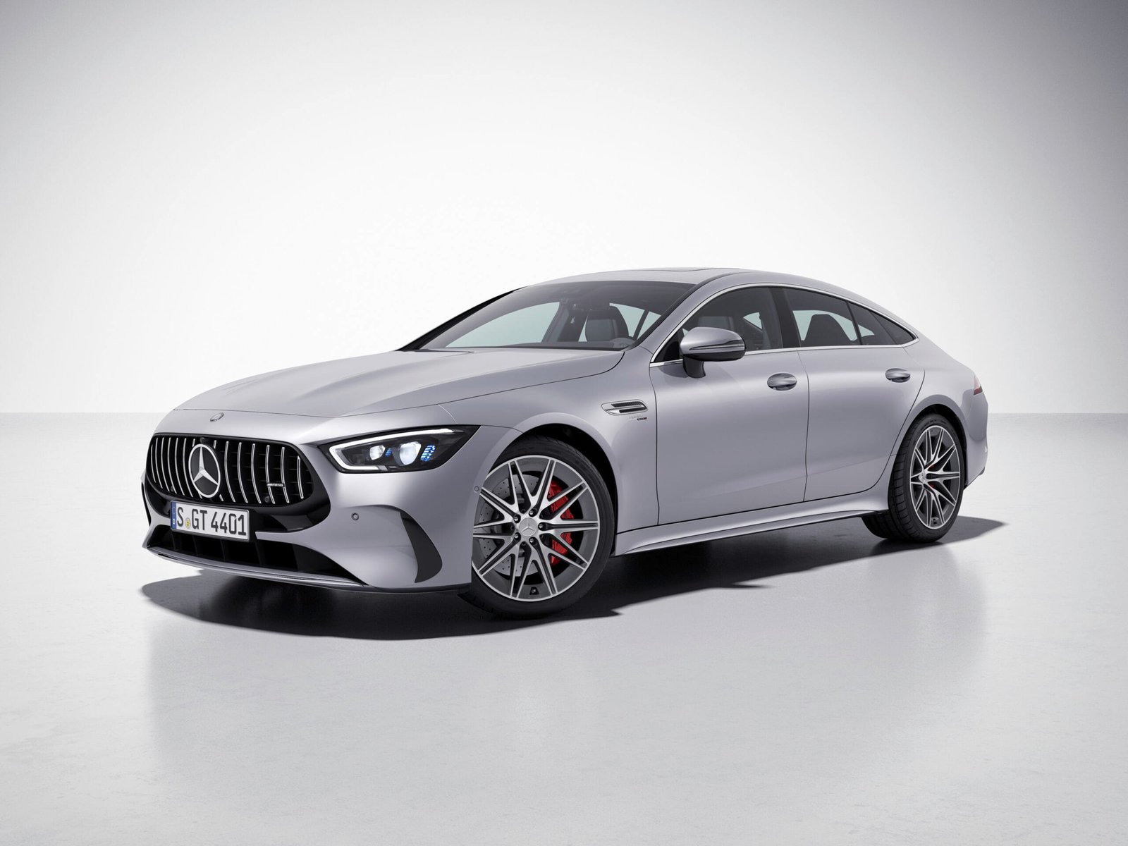 Mercedes-AMG lança o GT 63 S E PERFORMANCE no Brasil