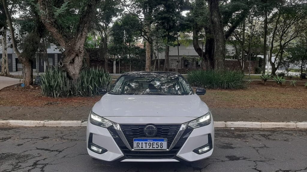 Nissan Sentra 2024 equilibra belo design com espaço e conforto