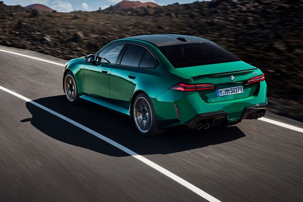 BMW M5 ganha sistema de propulsão híbrido