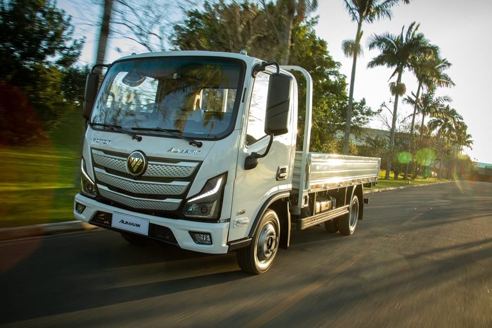 Foton lança no Brasil duas versões do caminhão Aumark S 315