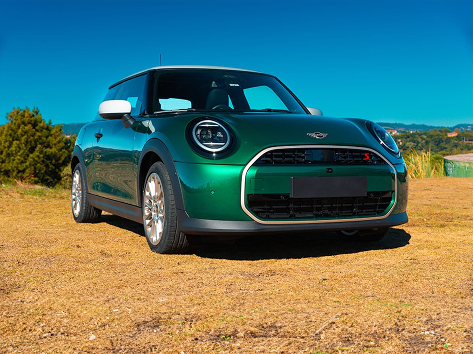 Quinta geração do MINI Cooper S chega ao Brasil
