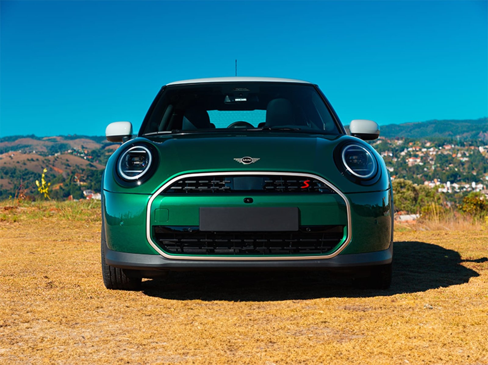 Quinta geração do MINI Cooper S chega ao Brasil