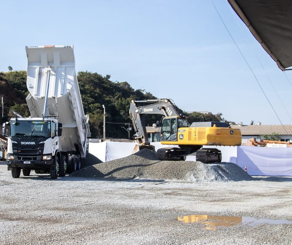 Scania G 500 8x4 XT ganha versão teleoperada