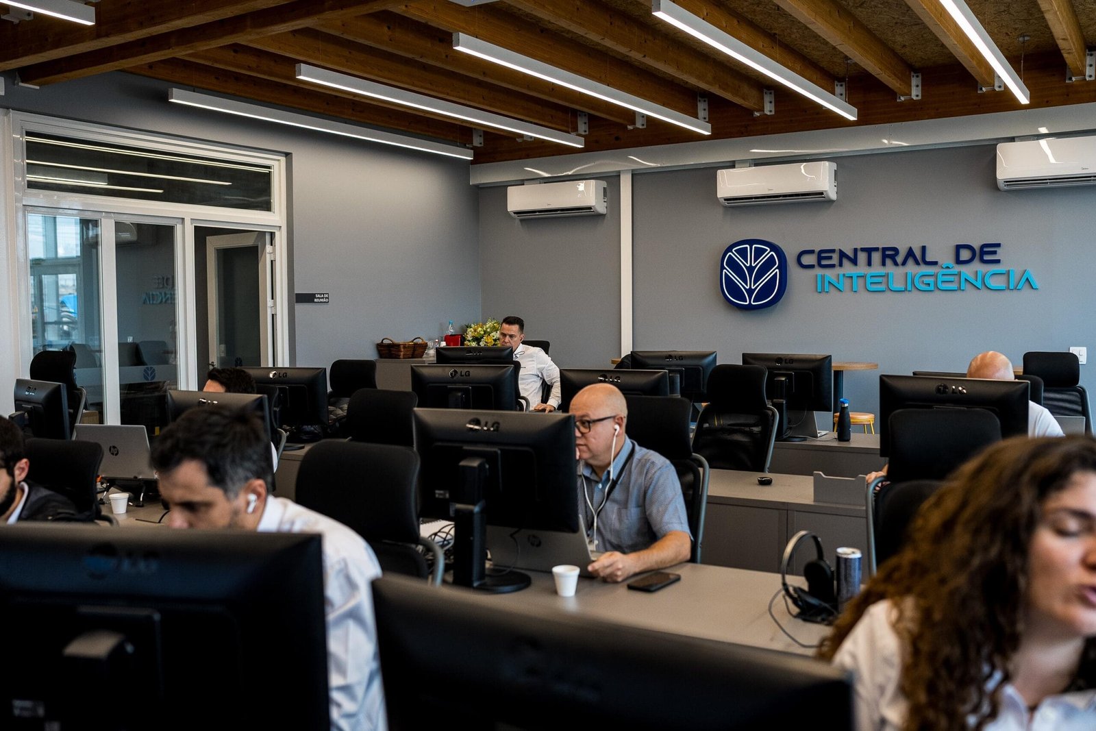 Central monitora máquinas no campo em tempo real