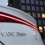 Mercedes-Benz amplia oferta elétrica com o EQE 350+ Sedan