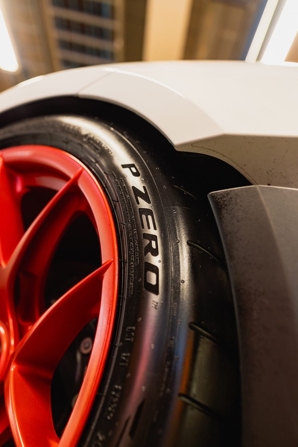 Pirelli lança no Brasil o pneu P Zero Trofeo RS