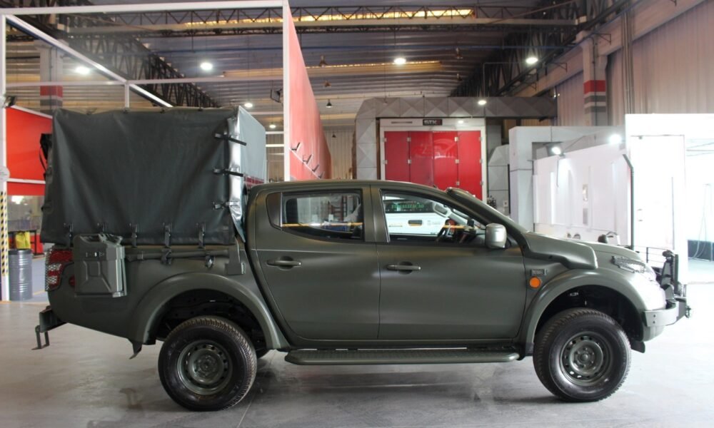 REVO apresenta versão militar da Mitsubishi L200 Triton