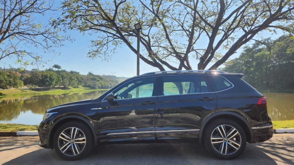 Volkswagen Tiguan leva 7 pessoas com conforto