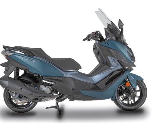 SYM Cruisym 300 2025 chega por R$ 34.490,00