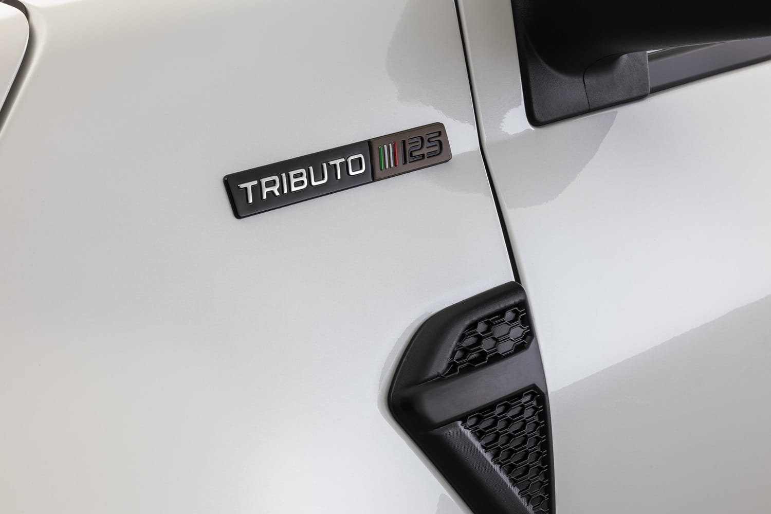 Fiat apresenta a série especial Strada Tributo 125