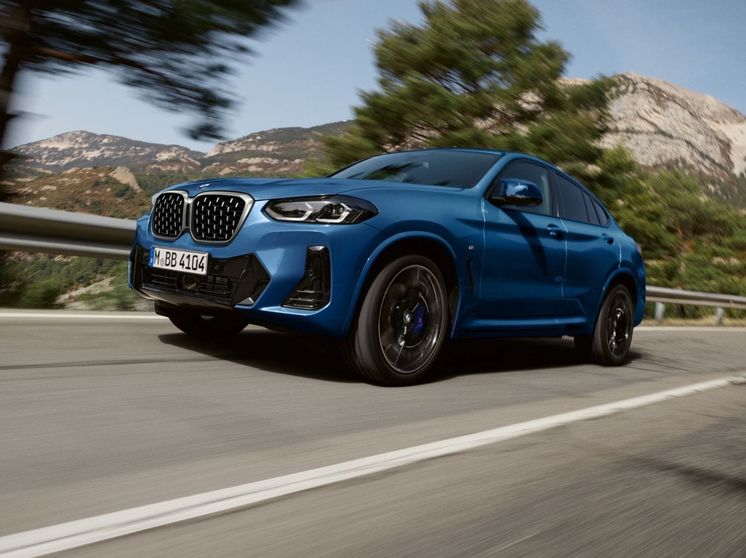 BMW X4 ganha a versão xDrive20i M Sport