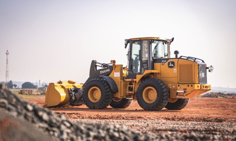 John Deere eleva os padrões de conforto e desempenho das pás-carregadeiras