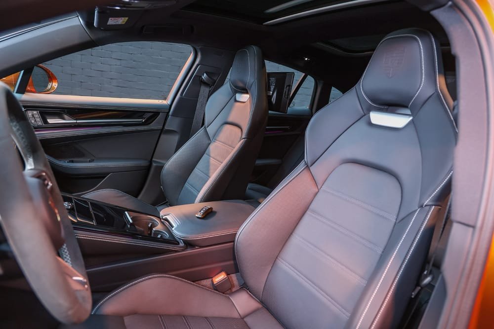 Porsche apresenta terceira geração do Panamera no Brasil