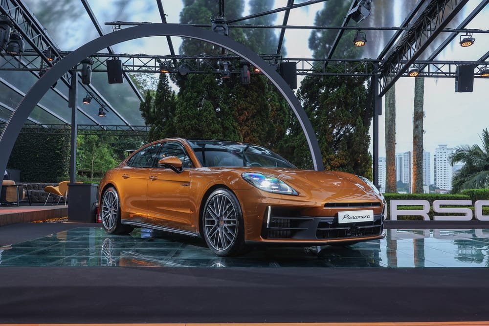 Porsche apresenta terceira geração do Panamera no Brasil