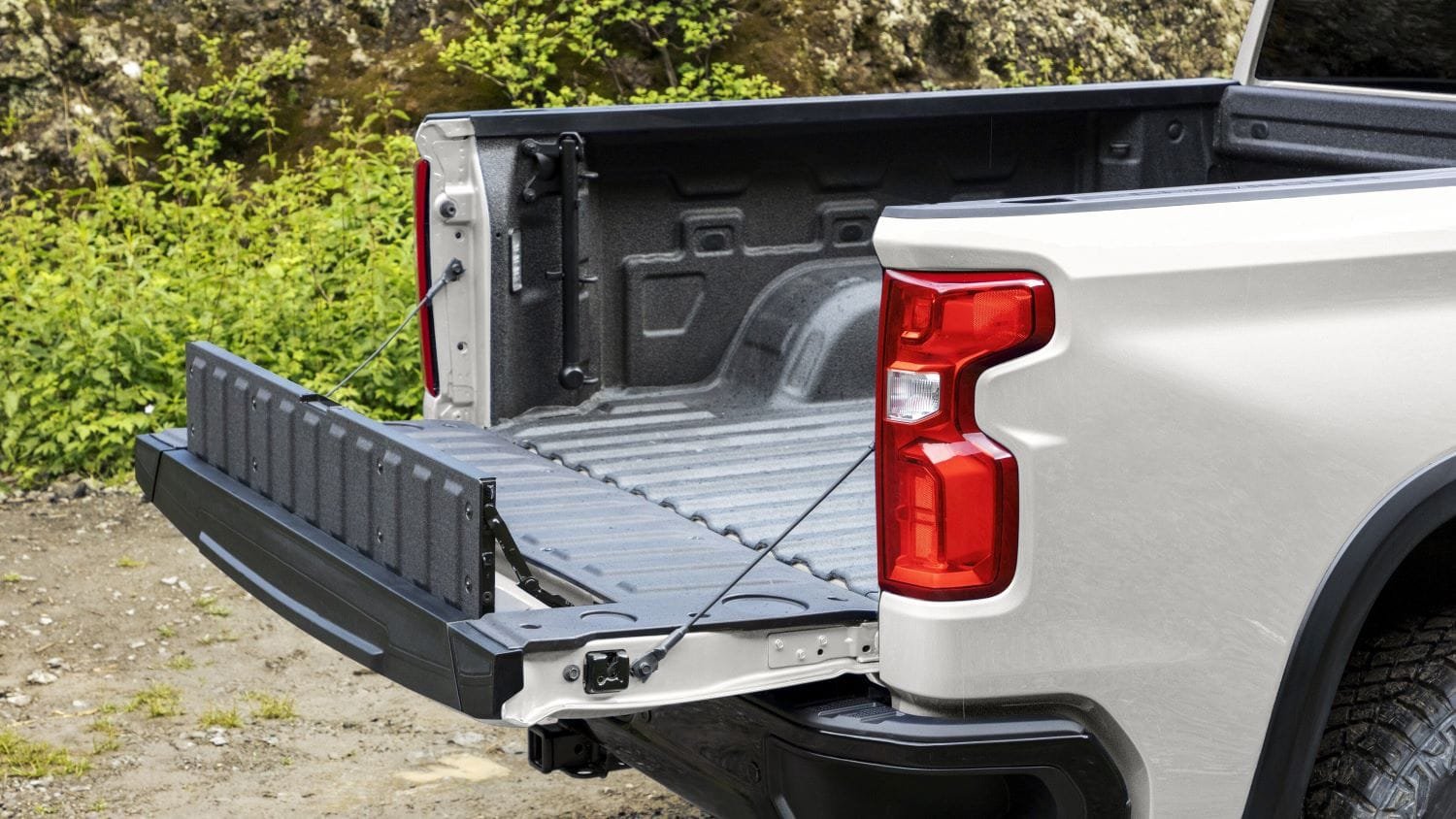 Silverado 2025 ganha tampa Multi-Flex