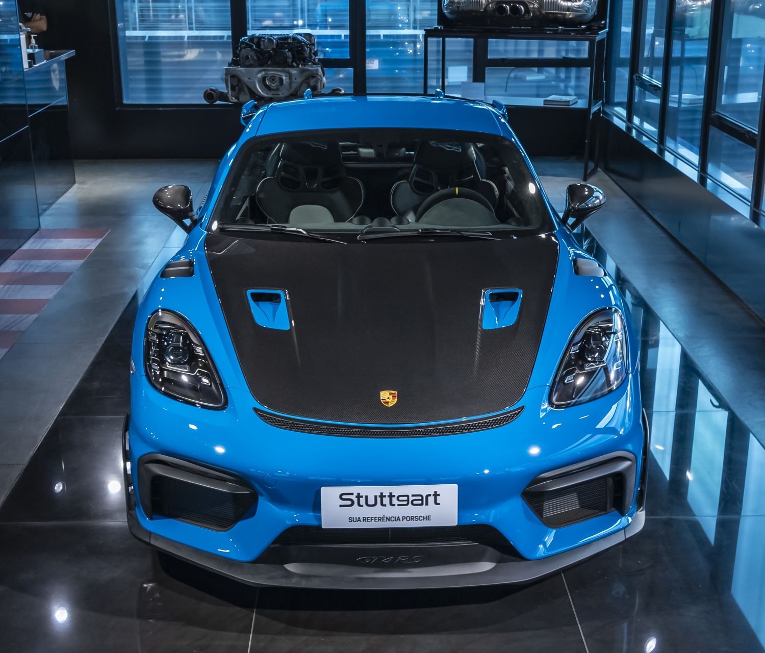 Stuttgart Porsche recebe exclusivo 718 Cayman GT4 RS