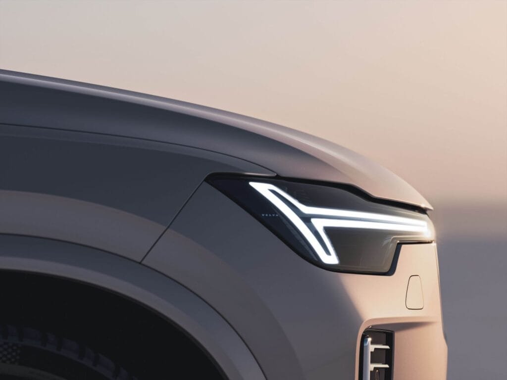 Volvo atualiza design e tecnologias do XC90