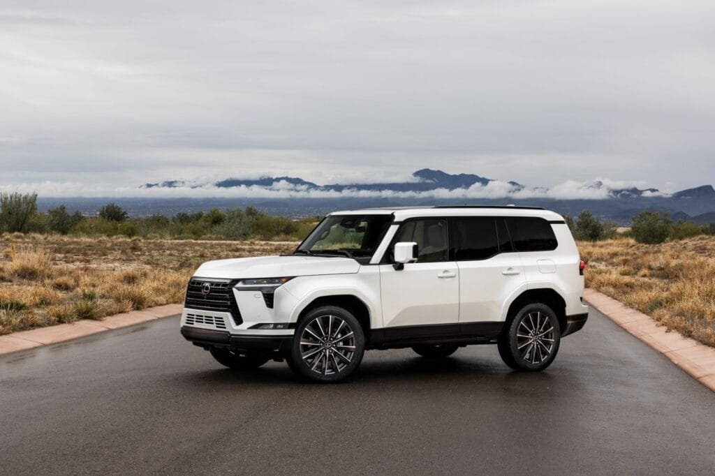 Lexus GX 2025 tem versatilidade e tecnologia para todos os terrenos
