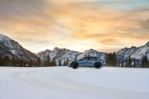 Subaru Solterra chega com novidades na linha 2025