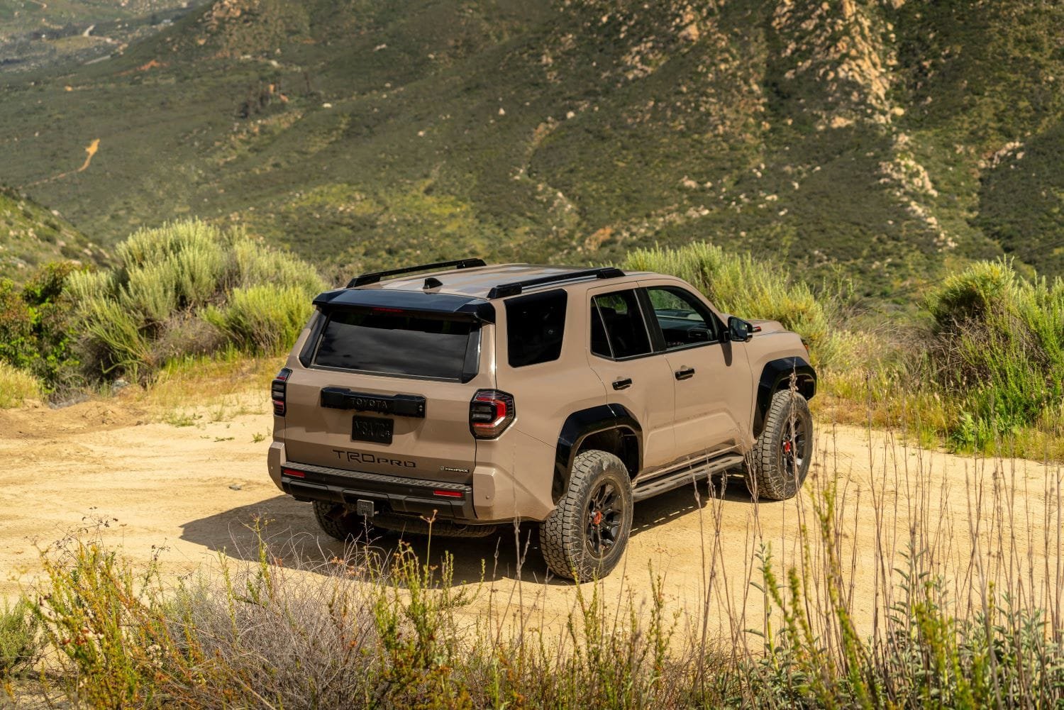 Toyota lança nova geração do 4Runner