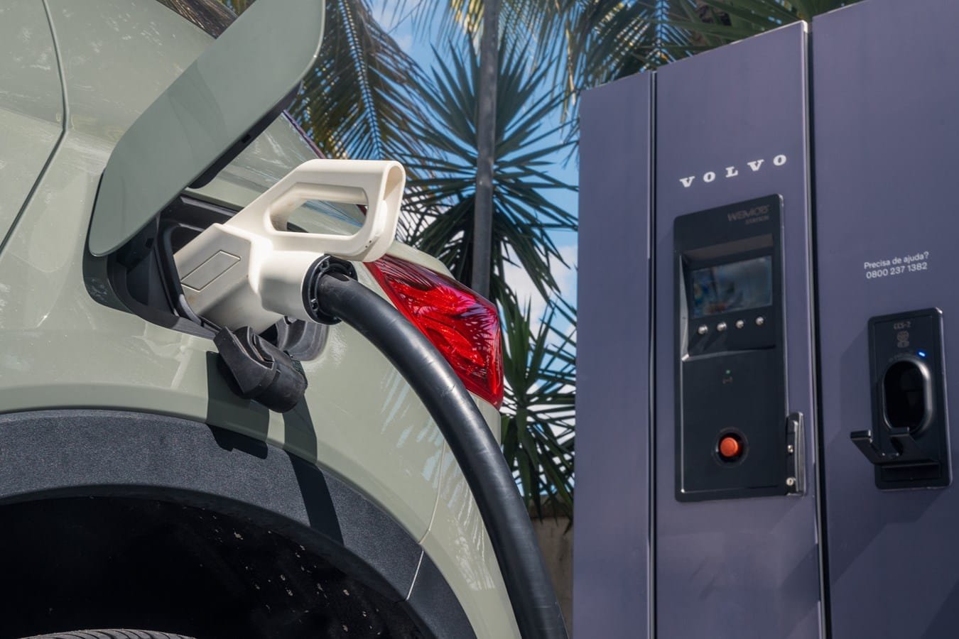 Volvo Car conecta 25 mil quilômetros de rodovias com eletropostos