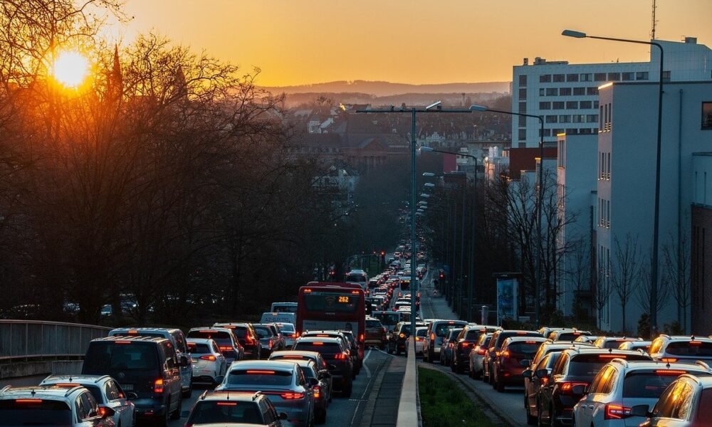 Emplacamentos de veículos em SP registram recorde em 2024