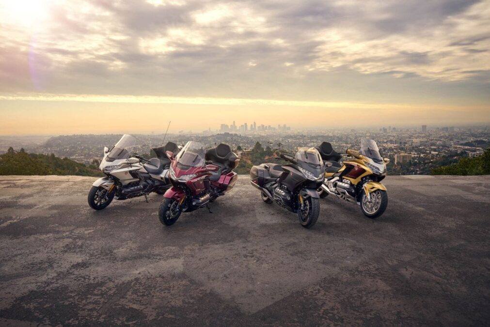 25HondaGoldWingFamily_Beauty1