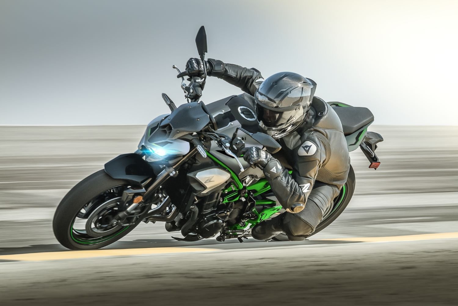 Kawasaki lança a nova Z900 no Brasil