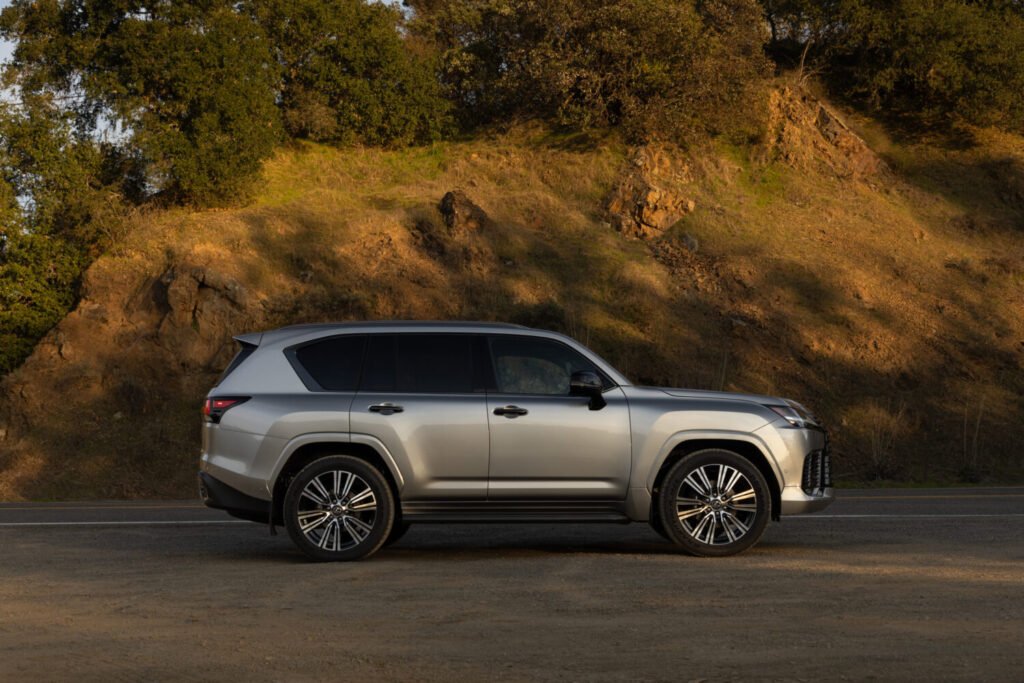 Lexus revoluciona SUVs de luxo com o novo LX 700h