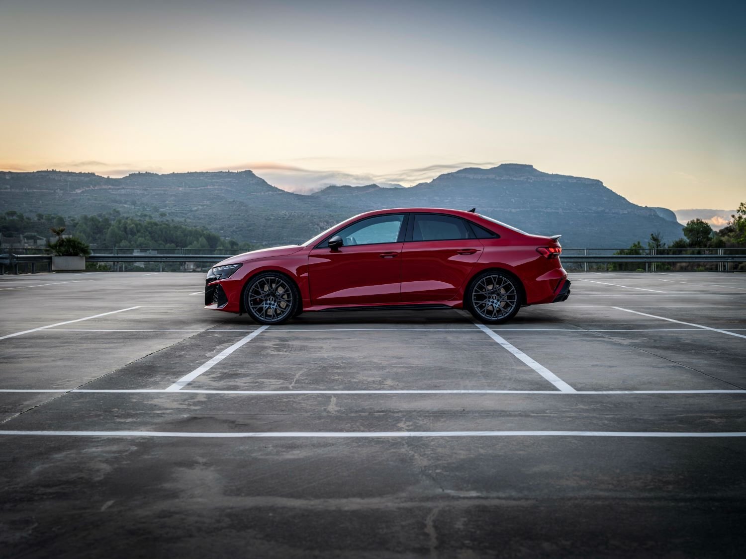 Audi RS 3 retorna ao Brasil com alto desempenho e tecnologia