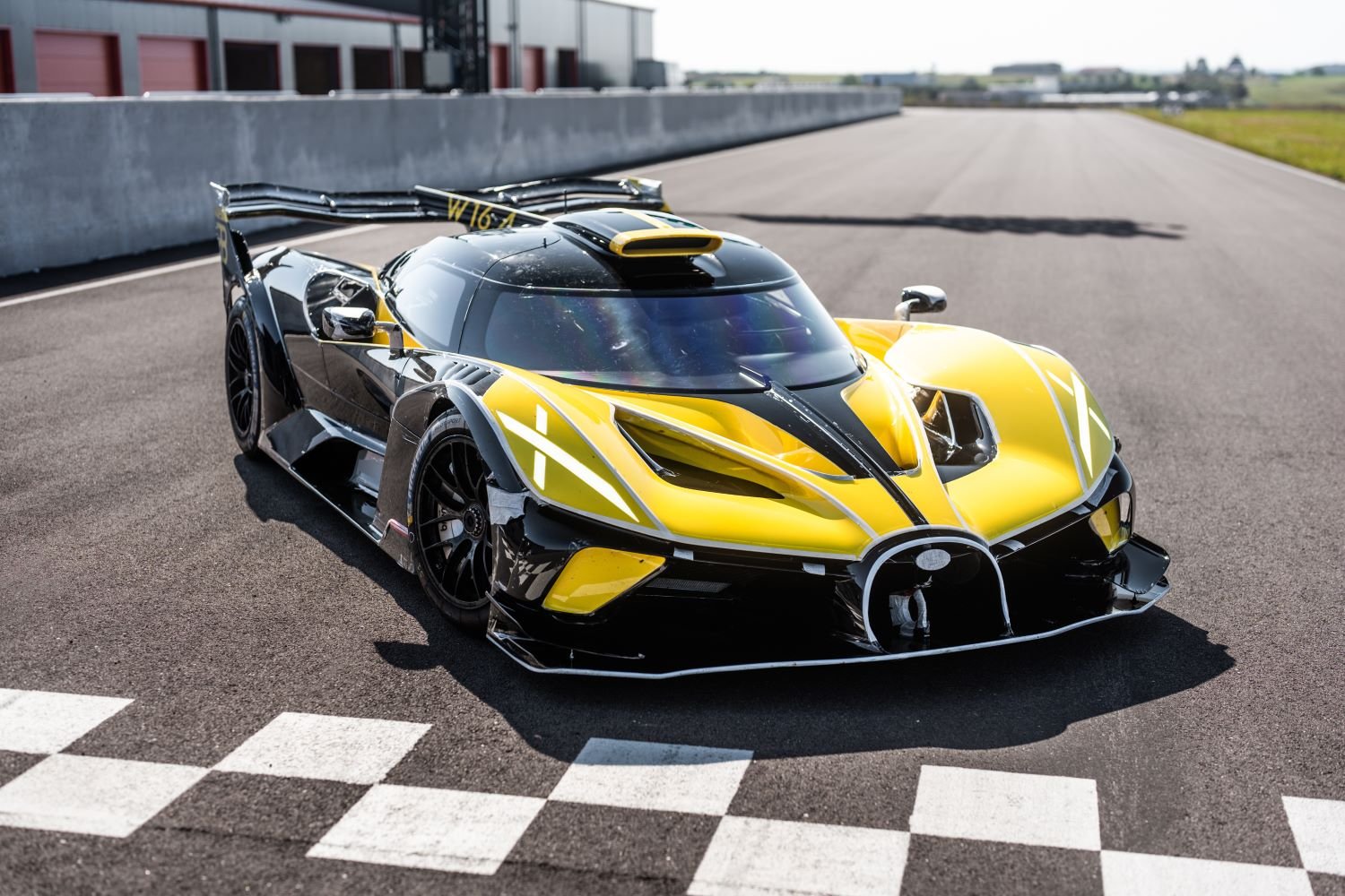 Bugatti Bolide precisão e testes rigorosos em circuito