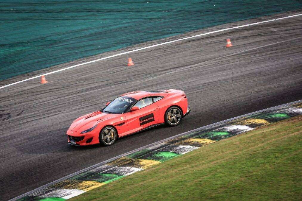 Test-drives de superesportivos no Festival Interlagos - Divulgação (3) Test-drives de superesportivos no Festival Interlagos