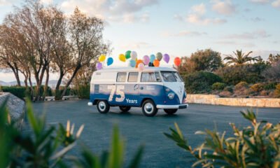 Volkswagen celebra 75 anos da Kombi com nova era elétrica