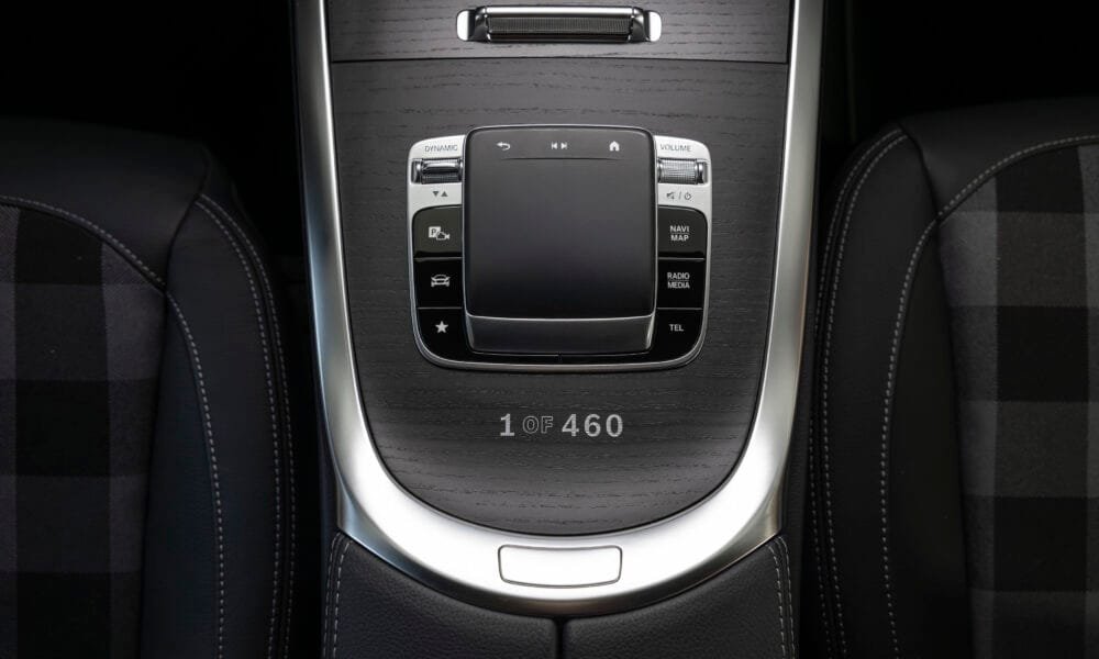 Mercedes-Benz lança edição limitada do G-Class com design inspirado nos anos 80