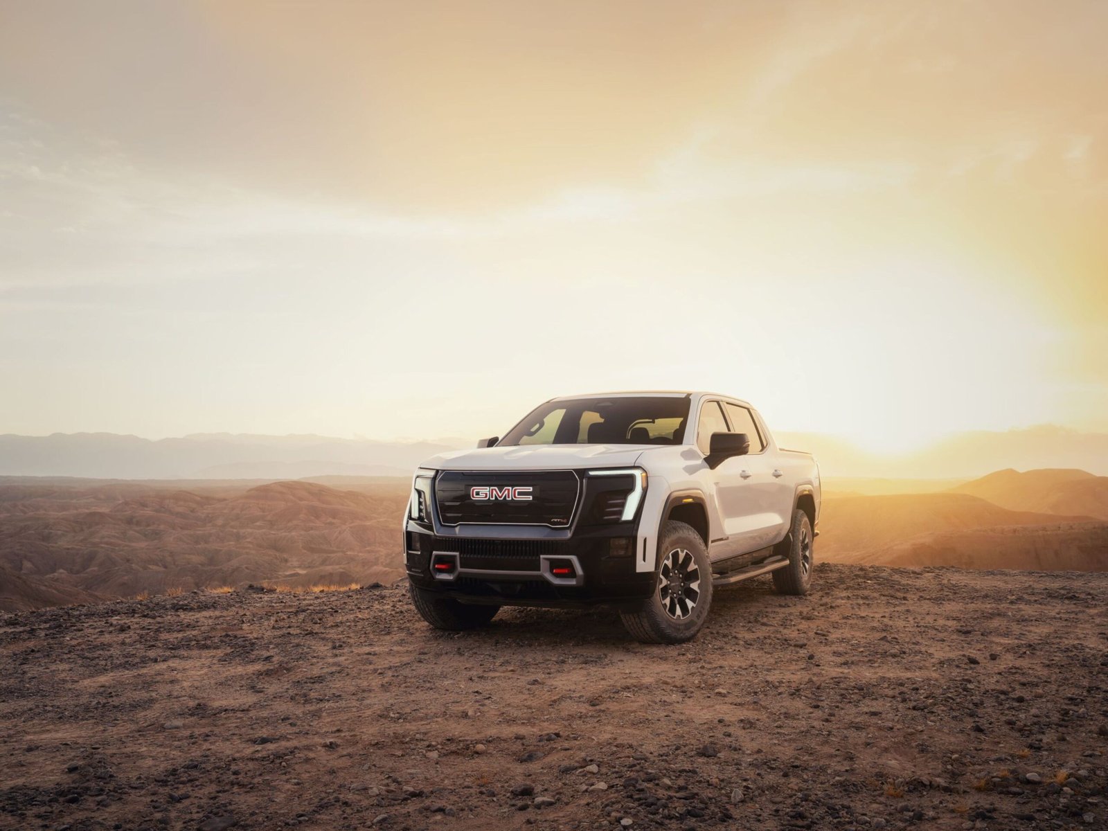 GMC amplia linha de picapes elétricas com novo Sierra EV