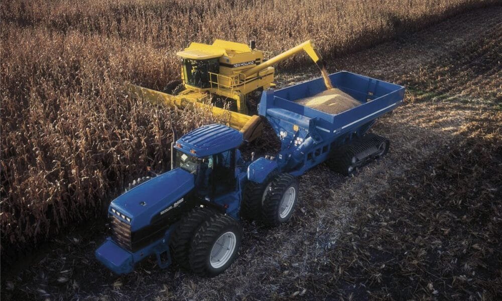New Holland celebra cinco décadas de inovação em colheitadeiras