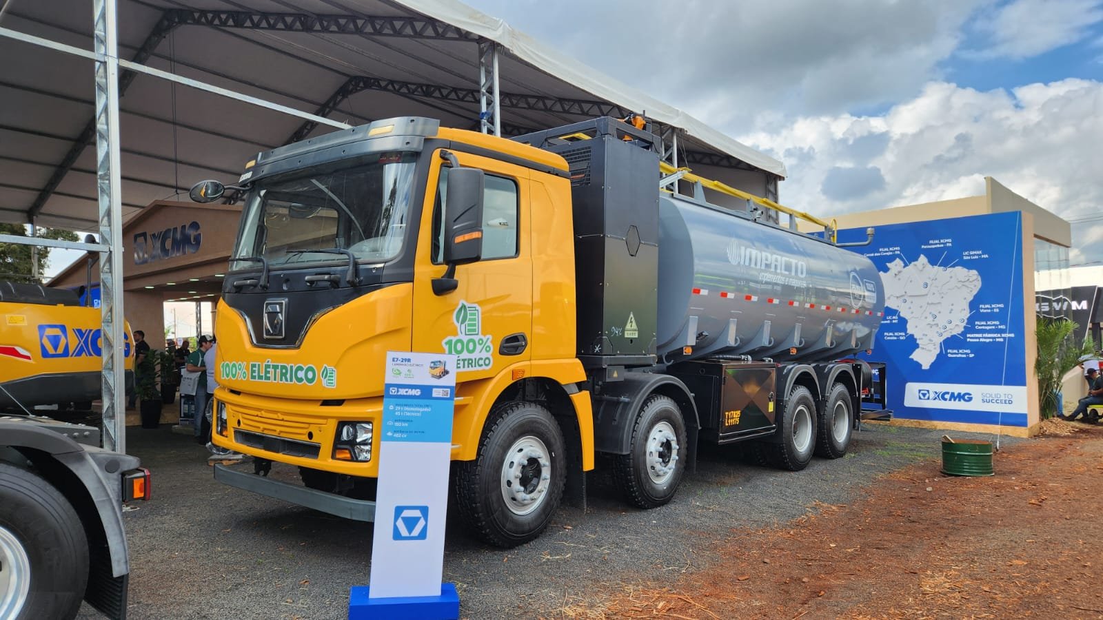 O elétrico XCMG E7-29R desafia o mercado brasileiro