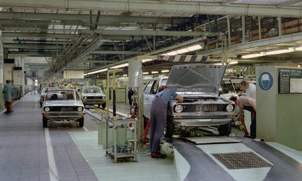 Volkswagen Polo celebra 50 anos de trajetória e inovação no mercado automotivo