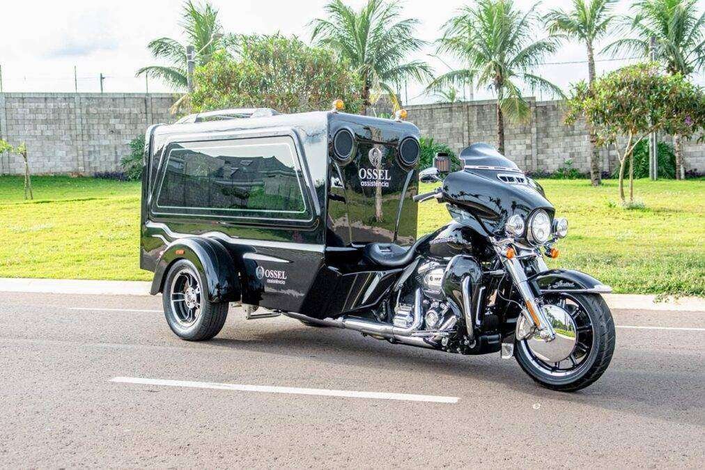 Harley-Davidson-triciclo--funeral-limousine