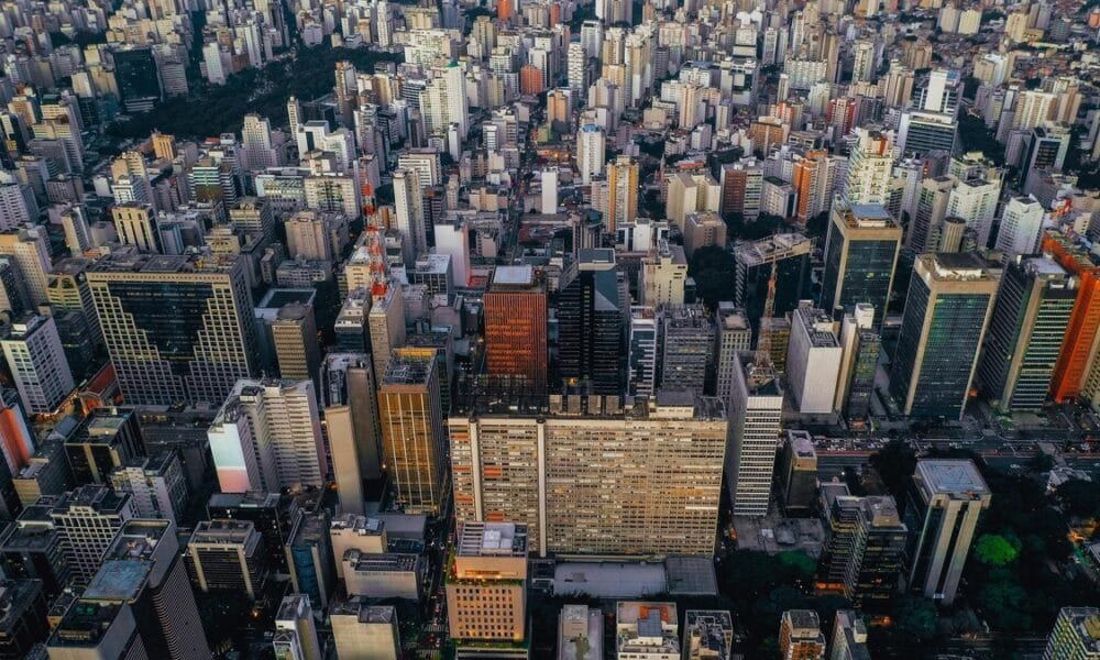 Venda de imóveis em SP sobe, mas setor enfrenta desafios