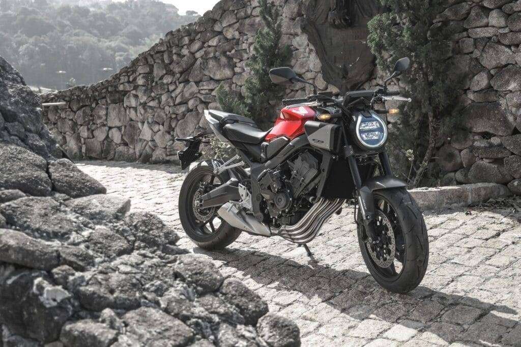 Honda apresenta CB 650R 2026 com design atualizado e embreagem ...