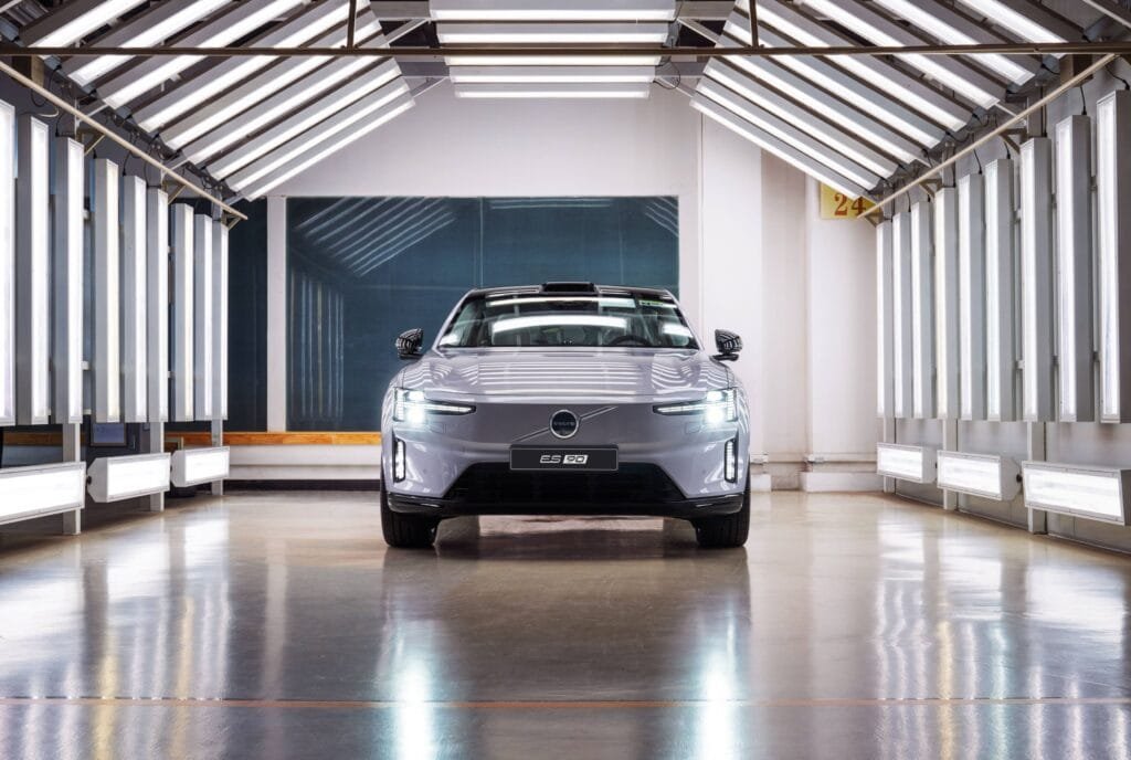 Volvo Cars inicia produção do elétrico ES90 para a Europa