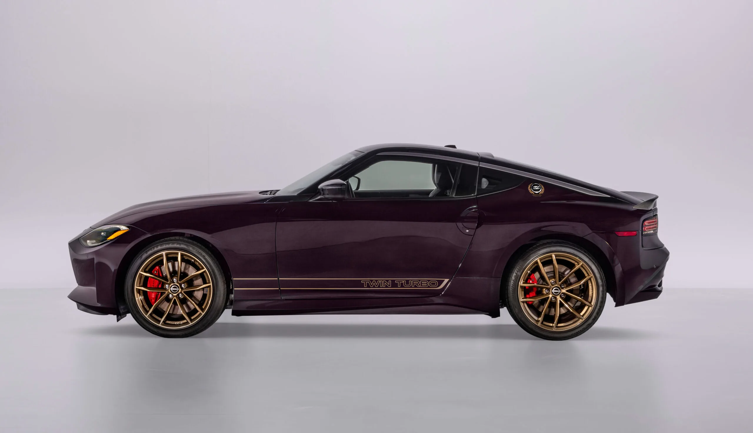 Nissan lança Z 2026 com edição Heritage e três versões disponíveis