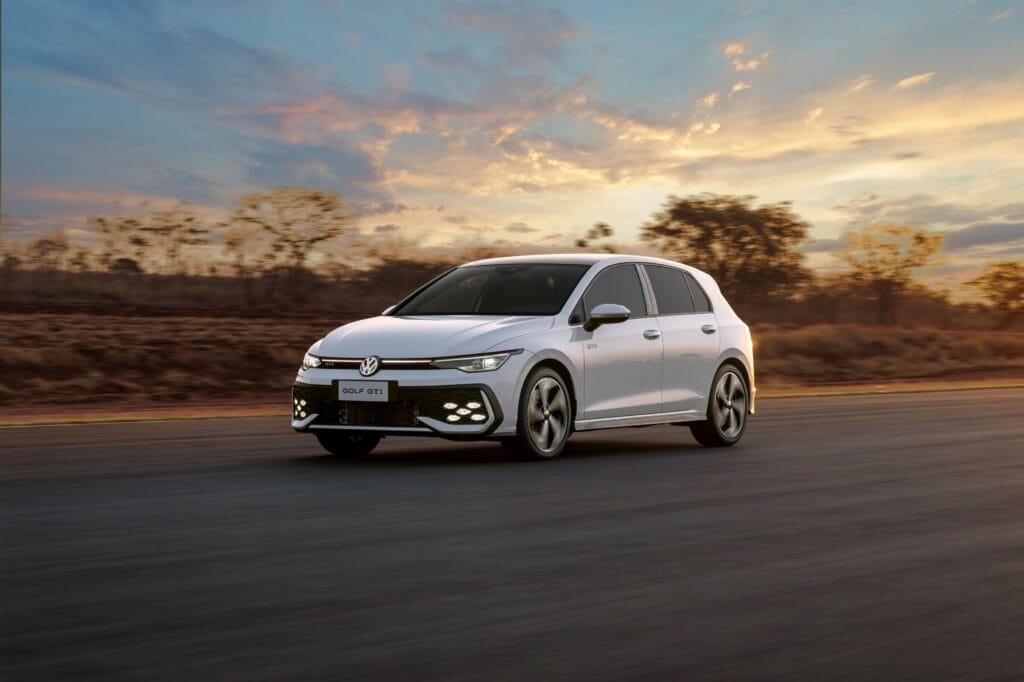 Volkswagen Golf GTI custa quase meio milhão e esgota em horas